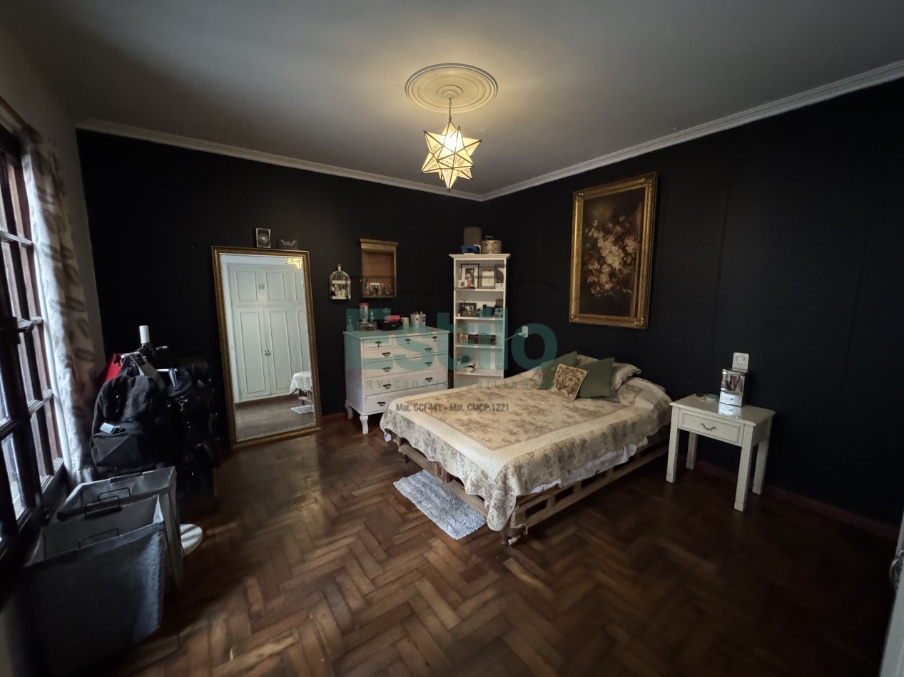 CASA CENTRICA CON LOCAL COMERCIAL
